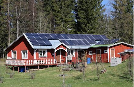 Toit maison panneaux solaires