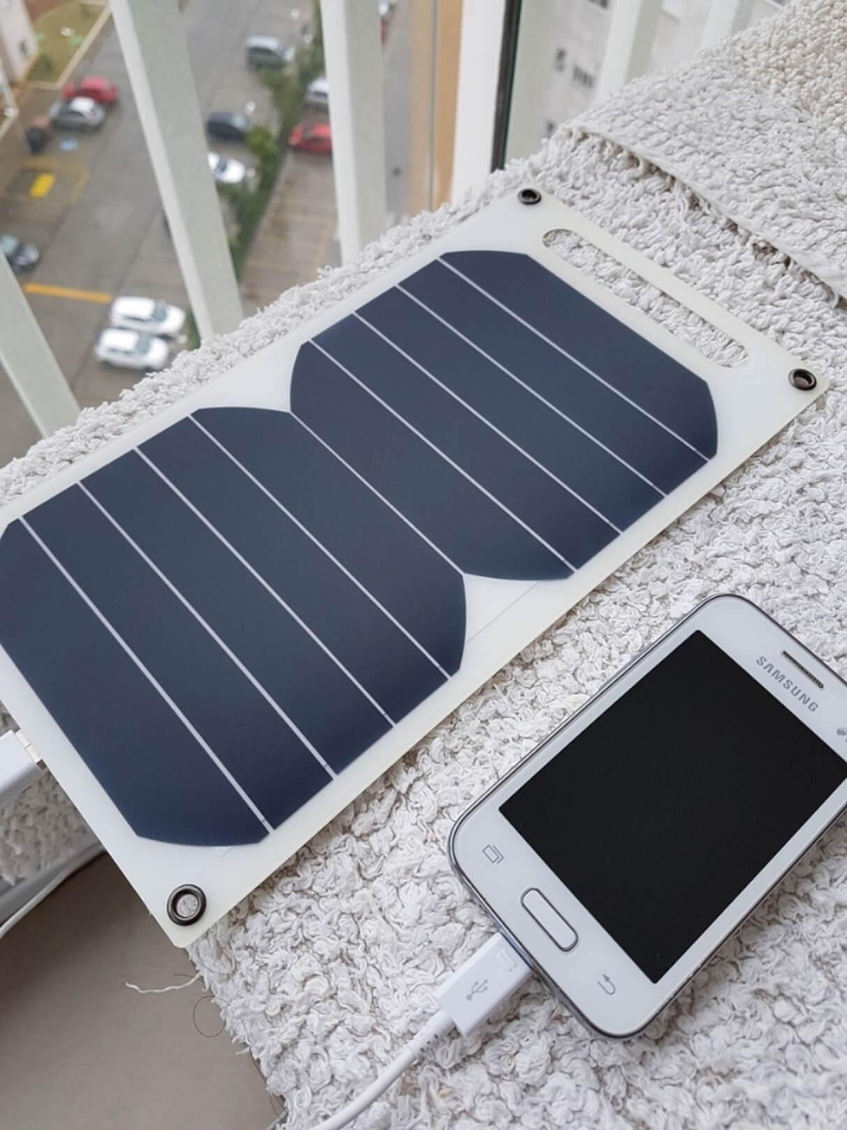 Panneau solaire portable : autonome, nomade et connecté même en site isolé !