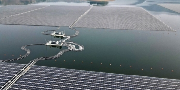 Le plus grand parc solaire flottant de l’Asie du Sud-Est inauguré en Indonésie
