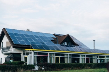Loi sur l’industrie verte : le rapport du Sénat met en avant le photovoltaïque résidentiel